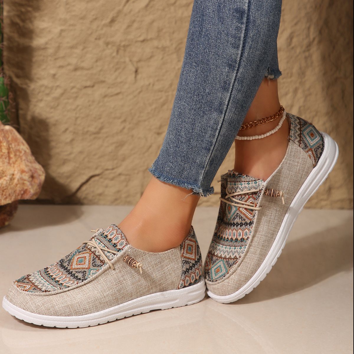 Geometric Round Toe Flat Slip-Ons